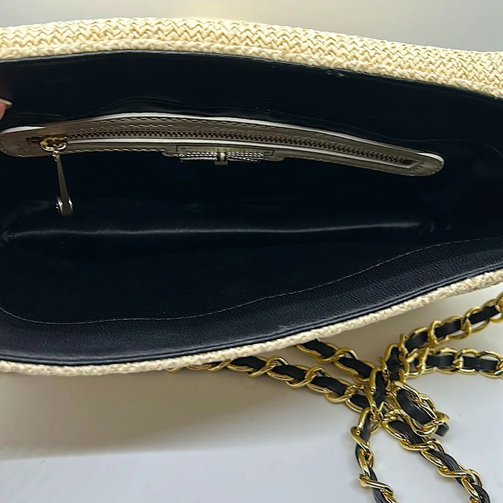 Henri Bendel Beautiful Authentic Beige and Gold Chain Satchel Purse Bag 👜👜 - Picture 6 of 7